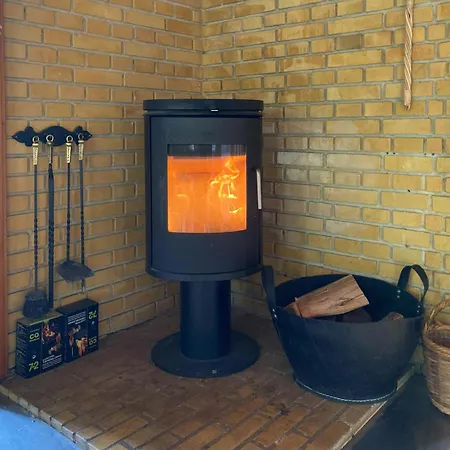 Cozy 60s Summer House Next To Korevlerne