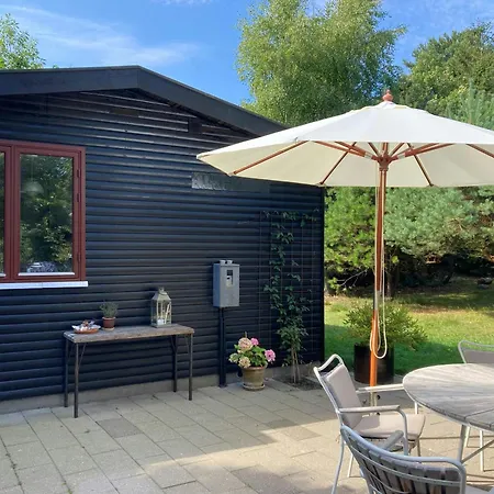 Cozy 60s Summer House Next To Korevlerne Højby