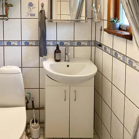 Cozy 60s Summer House Next To Korevlerne Højby