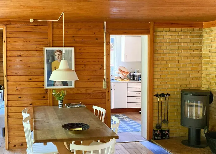 Cozy 60s Summer House Next To Korevlerne 度假居 *